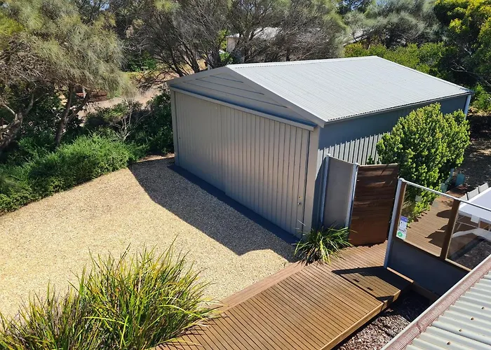 Coorong Waterfront Retreat