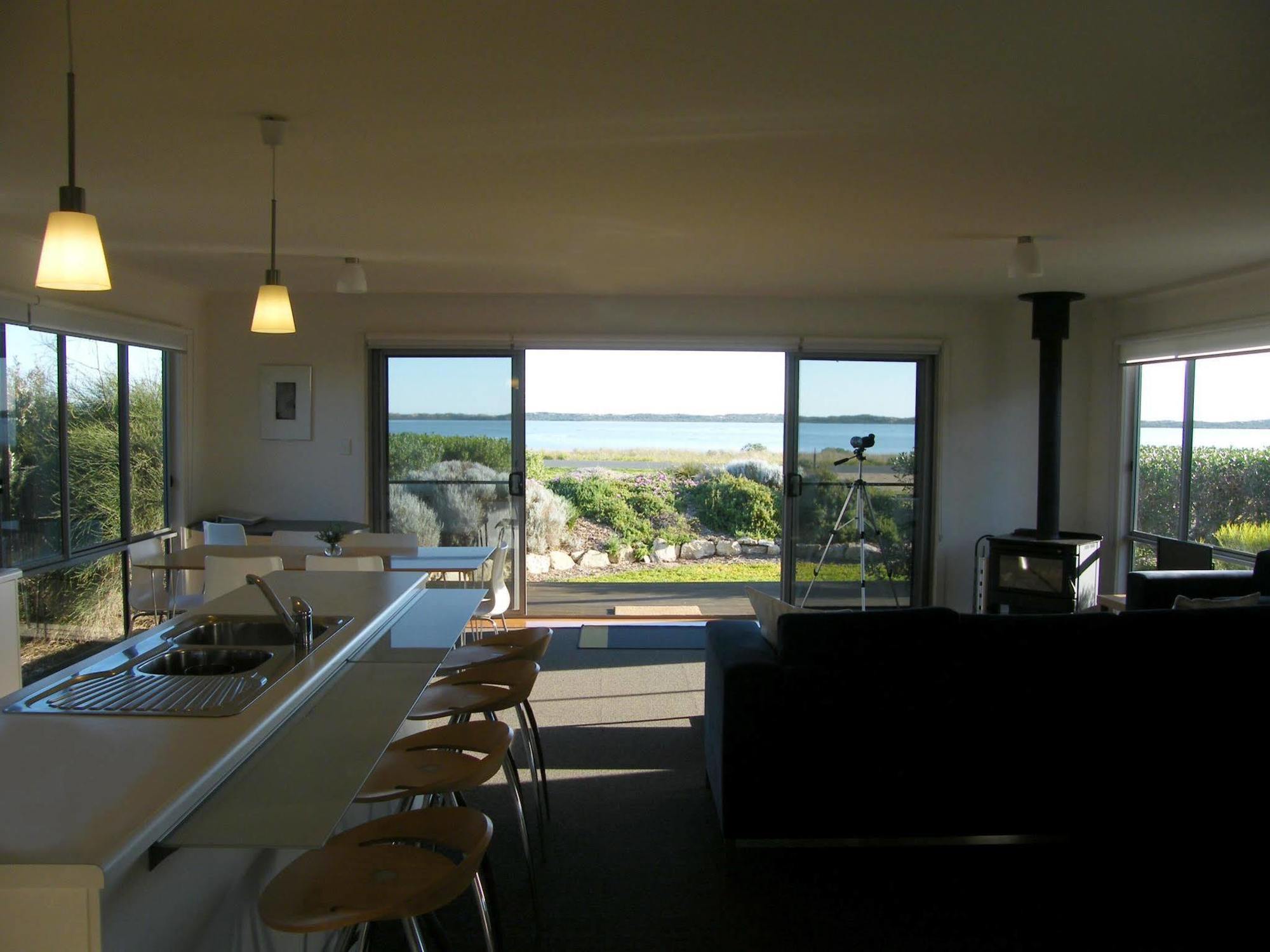 Holiday home Coorong Waterfront Retreat *