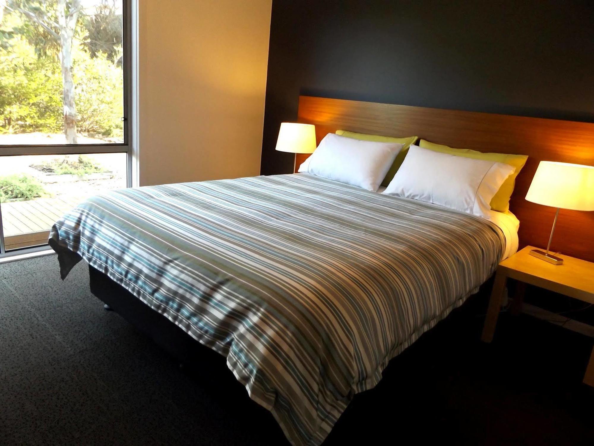 Coorong Waterfront Retreat * Meningie