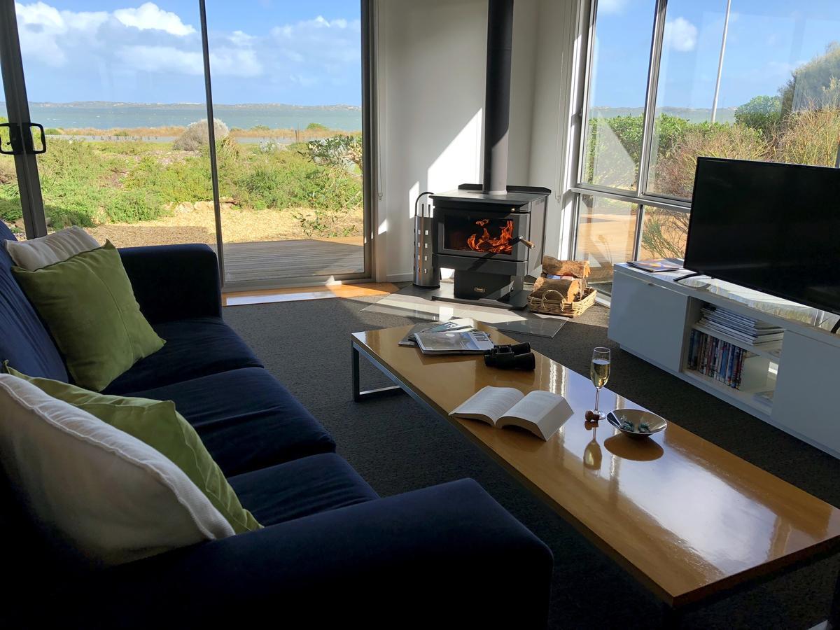 Coorong Waterfront Retreat * Meningie